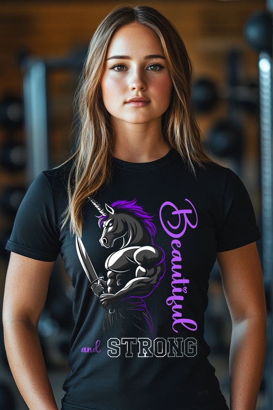 T-SHIRT in der Farbe schwarz. Das Shirt ist in den Größen XXS bis 5XL erhältlich. Der Stoff hat ein Gewicht von 180 GSM und ist aus 100 % gekämmter, ringgesponnener Bio-Baumwolle. Das ideale T-Shirt für alle Bodybuilder und Kraftspotler.