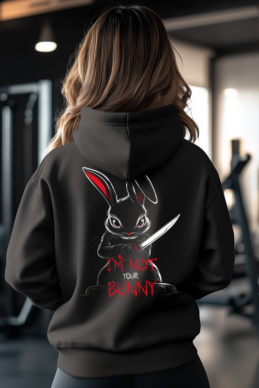 Der schwarze Oversized Hoodie ist ideale für alle, die Bodybuilding, Kraftsport und Fitness mit Leidenschaft leben. Der lockere Schnitt bietet maximale Bewegungsfreiheit, perfekt für Brusttraining, Kreuzheben, Schulter-Workouts oder Kniebeugen. Der Hoodie hält dich warm beim Aufwärmen und sorgt für Komfort nach intensiven Trainingseinheiten. Ein Must-Have für den echten Gym-Lifestyle. Der Hoodie ist robust, sportlich und gleichzeitig stylisch. Damit bist du im Gym und auf der Straße ein echter Hingucker.