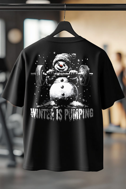 Die Oversized Shirts in Premiumqualität für Bodybuilder. Das Oversized Shirt ist in den Größen XS bis 4XL erhältlich. Der Stoff ist aus Heavy Cotton und hat ein Gewicht von 240 GSM. Er besteht aus 100% Baumwolle. Das ideale Shirt für alle Bodybuilder und Kraftsportler. Wir verwenden nur Umweltfreundliche Verpackung.