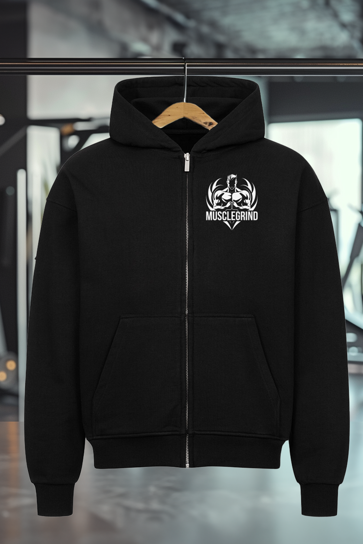 Oversized Zipper Hoodie Pumpernickel in der Farbe schwarz. Der Oversized Zipper Hoodie ist in den Größen S bis 4XL erhältlich. Der Stoff hat ein Gewicht von 430 GSM und ist aus 100 % Baumwolle. Der ideale Zipper Hoodie für alle Bodybuilder und Kraftsportler.