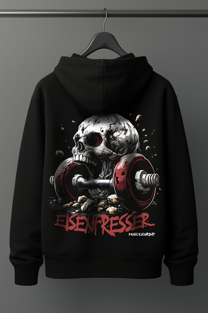 Der schwarze Oversized Hoodie ist ideale für alle, die Bodybuilding, Kraftsport und Fitness mit Leidenschaft leben. Der lockere Schnitt bietet maximale Bewegungsfreiheit, perfekt für Brusttraining, Kreuzheben, Schulter-Workouts oder Kniebeugen. Der Hoodie hält dich warm beim Aufwärmen und sorgt für Komfort nach intensiven Trainingseinheiten. Ein Must-Have für den echten Gym-Lifestyle. Der Hoodie ist robust, sportlich und gleichzeitig stylisch. Damit bist du im Gym und auf der Straße ein echter Hingucker.