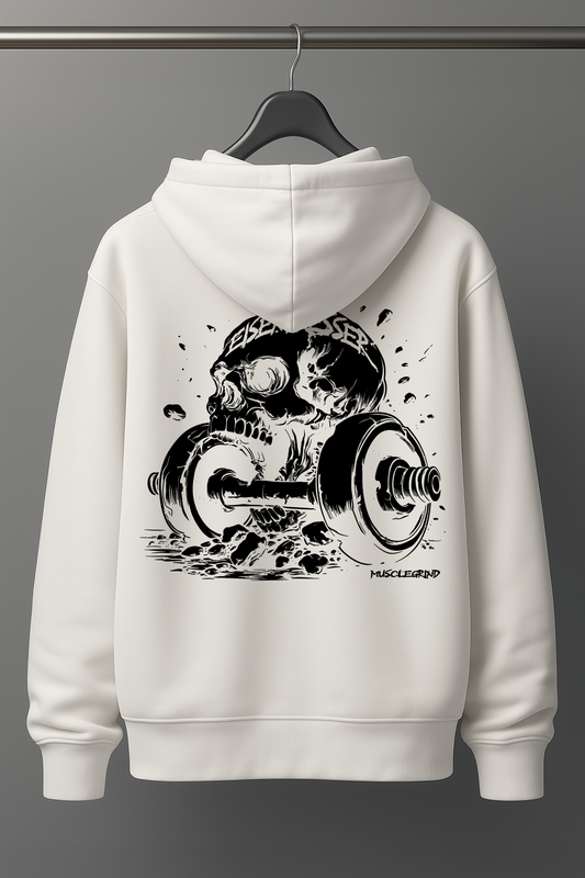 Der weiße Oversized Hoodie ist ideale für alle, die Bodybuilding, Kraftsport und Fitness mit Leidenschaft leben. Der lockere Schnitt bietet maximale Bewegungsfreiheit, perfekt für Brusttraining, Kreuzheben, Schulter-Workouts oder Kniebeugen. Der Hoodie hält dich warm beim Aufwärmen und sorgt für Komfort nach intensiven Trainingseinheiten. Ein Must-Have für den echten Gym-Lifestyle. Der Hoodie ist robust, sportlich und gleichzeitig stylisch. Damit bist du im Gym und auf der Straße ein echter Hingucker.