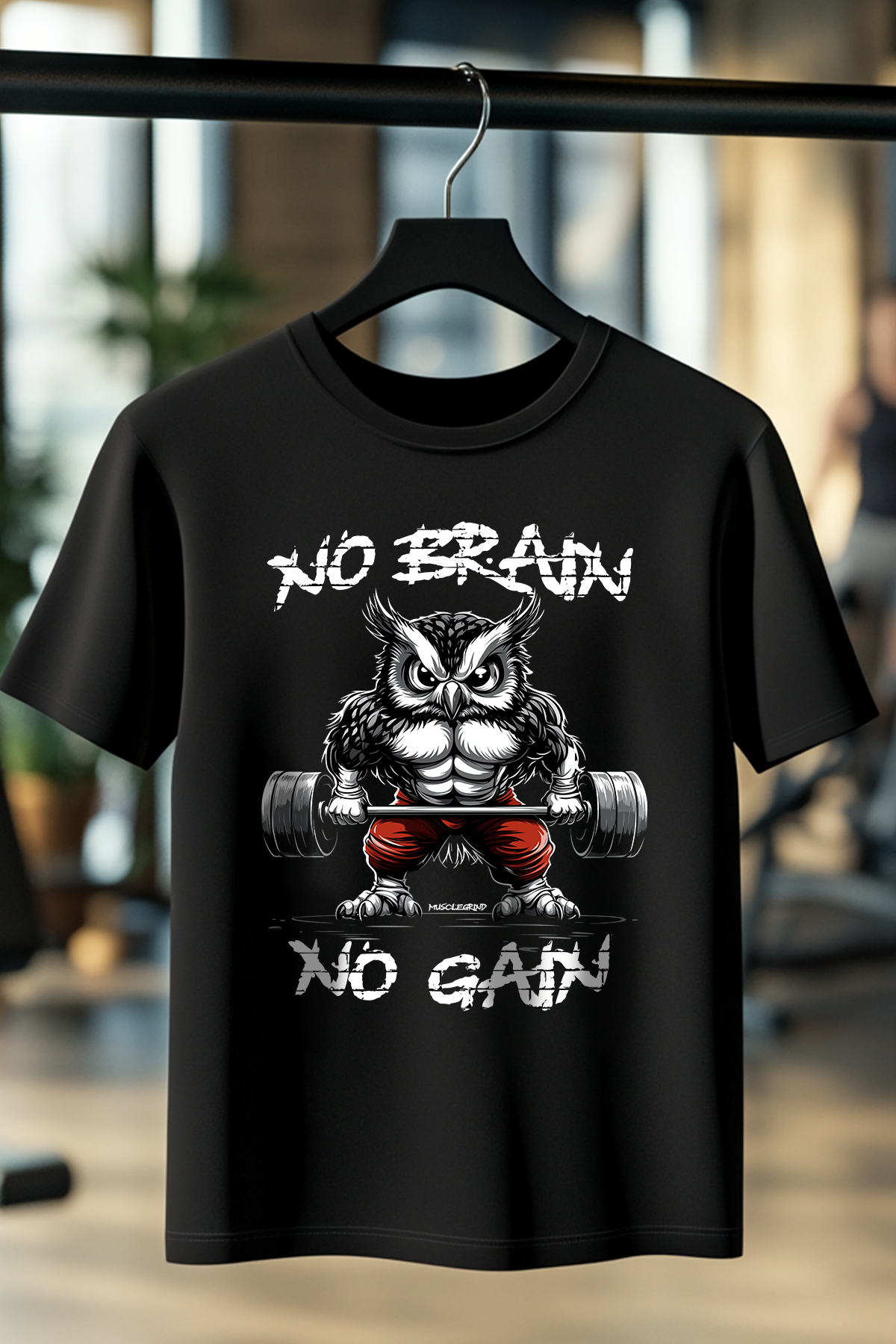 T-SHIRT in der Farbe schwarz. Das Shirt ist in den Größen XXS bis 5XL erhältlich. Der Stoff hat ein Gewicht von 180 GSM und ist aus 100 % gekämmter, ringgesponnener Bio-Baumwolle. Das ideale T-Shirt für alle Bodybuilder und Kraftspotler.